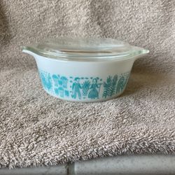 Vintage Pyrex Amish Butterprint