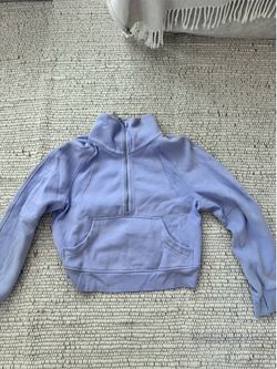 Women’s Lululemon Quarter Zip Sweatshirt