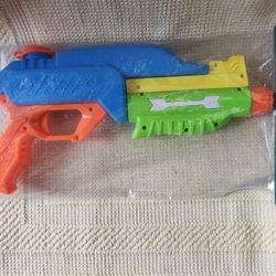 Colorful Plastic Water Gun – Summer Outdoor Toy – Brand New