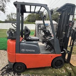 Forklift Toyota 3500 Lb(3500 Pounds)