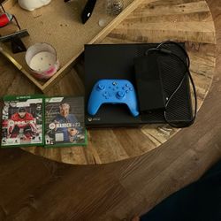 Xbox One/ Wired Xbox Remote/ 2 Xbox One Games 