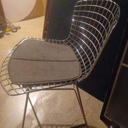 Bertoia Side Chair By Knoll