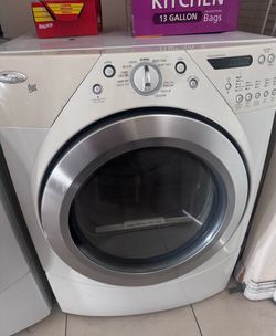 Whirlpool Duet front-load washer & dryer set.(Gas)
