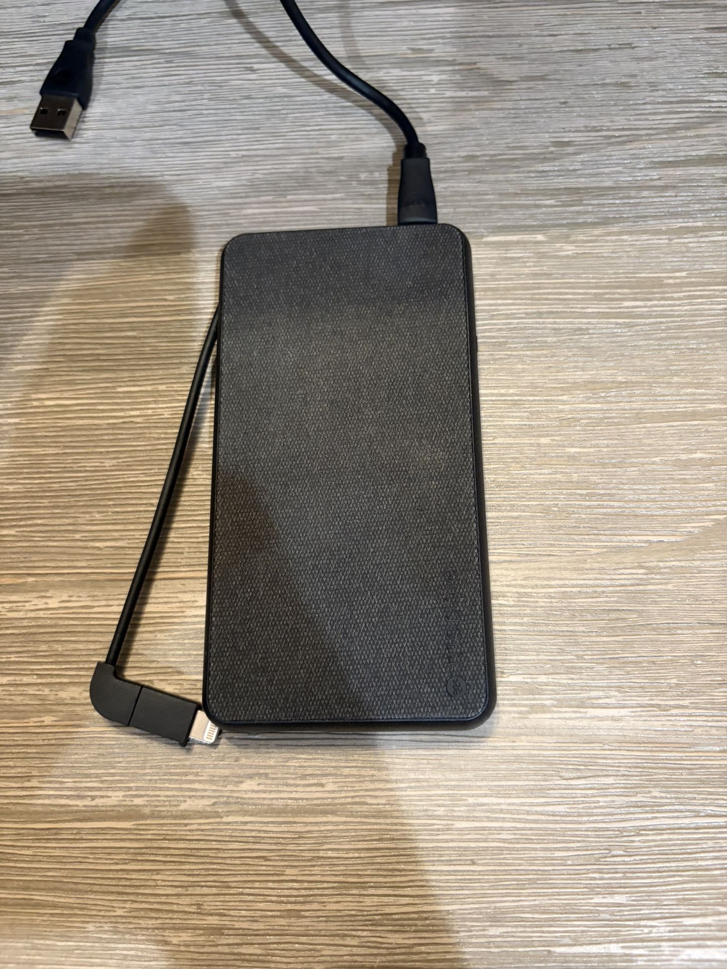 Mophie Portable Power Bank/Charger w/multiple Attachments