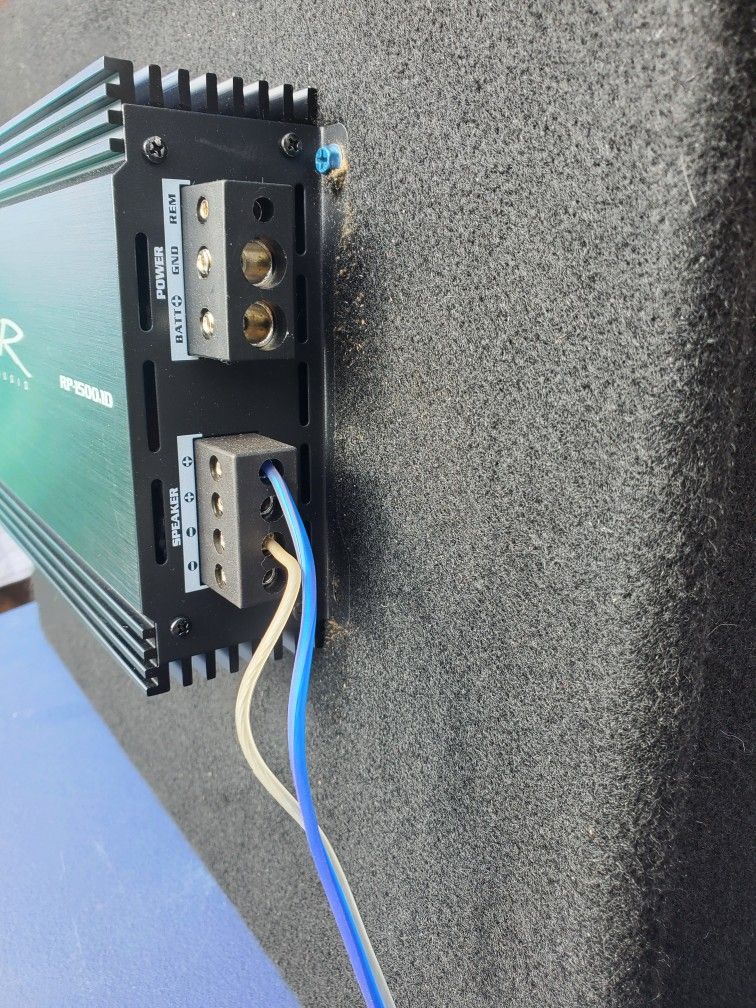 Skar EVL 12 In Box With Amp