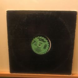 Wiggle It by 2 in a Room 12" Freestyle House