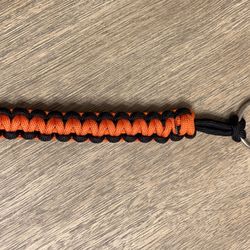 550 Paracord Keychain      -  2 For $6   -   3 For &10  -   4 For $14  Also Mix With Bracelets Or Earrings 