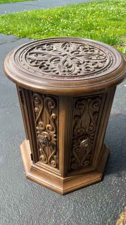 Vintage round drum table
