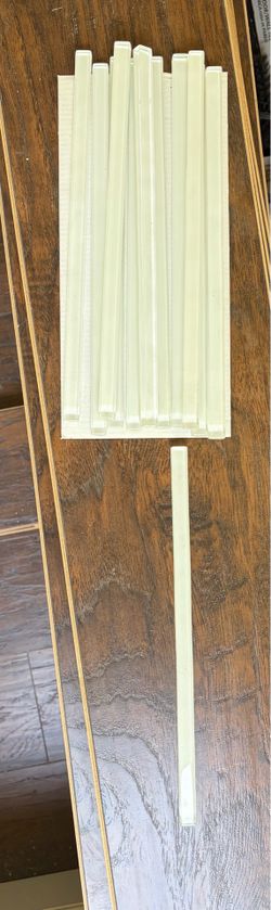 Pencil trim tile white