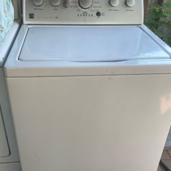 Lavadora Kenmore   $25.00 Para Partes  No Funciona 