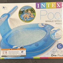 Whale spray pool