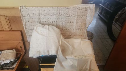 Vintage cotton lace single bed accessory set