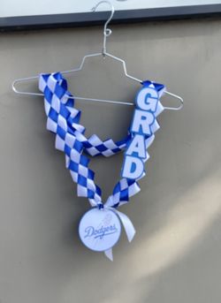 Dodgers Grad lei’s