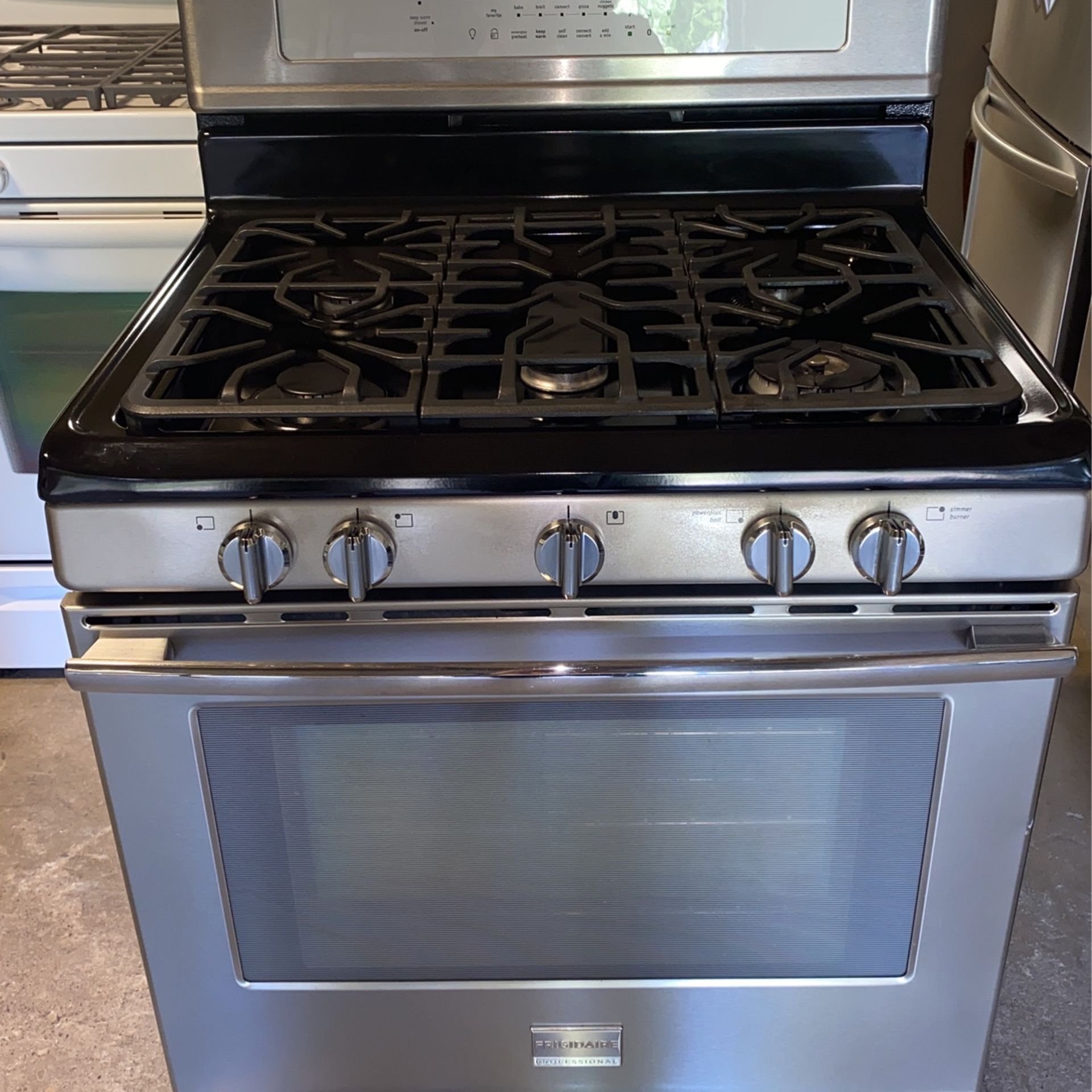 Frigidaire Gas Stove Stainless Steel for Sale in Waukegan, IL OfferUp