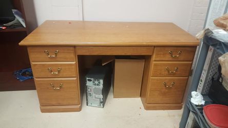 used OFFICE DESK EXECUTIVE FOR SALE 60X30X30