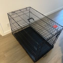 BRAND NEW CRATE, UNUSED. $100 OBO  Brand New Unused 36’ Dog/Cat Travel Crate with  Divider  I bought this for my puppy but decided I’ll leave her to b