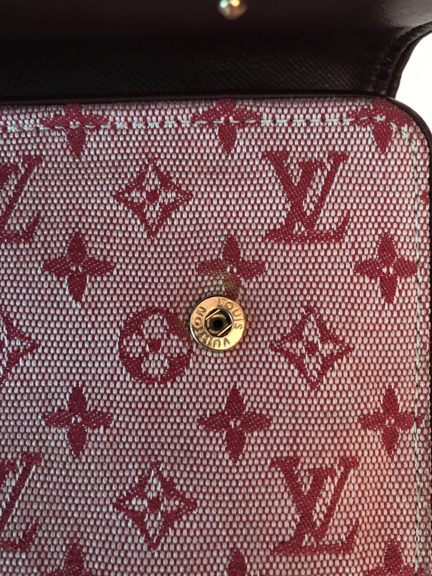 Pre-loved Louis Vuitton Zoé Wallet Monogram Empreinte Leather in Rose Poudre  for Sale in Tucson, AZ - OfferUp
