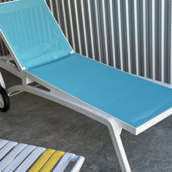 Lounge Chair With Wheels