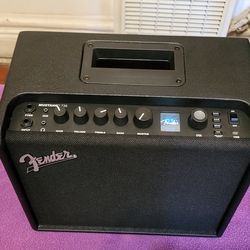 FENDER MUSTANG LT25 MODELING GUITAR COMBO AMPLIFIER 25 WATTS IN BLACK COLOR.