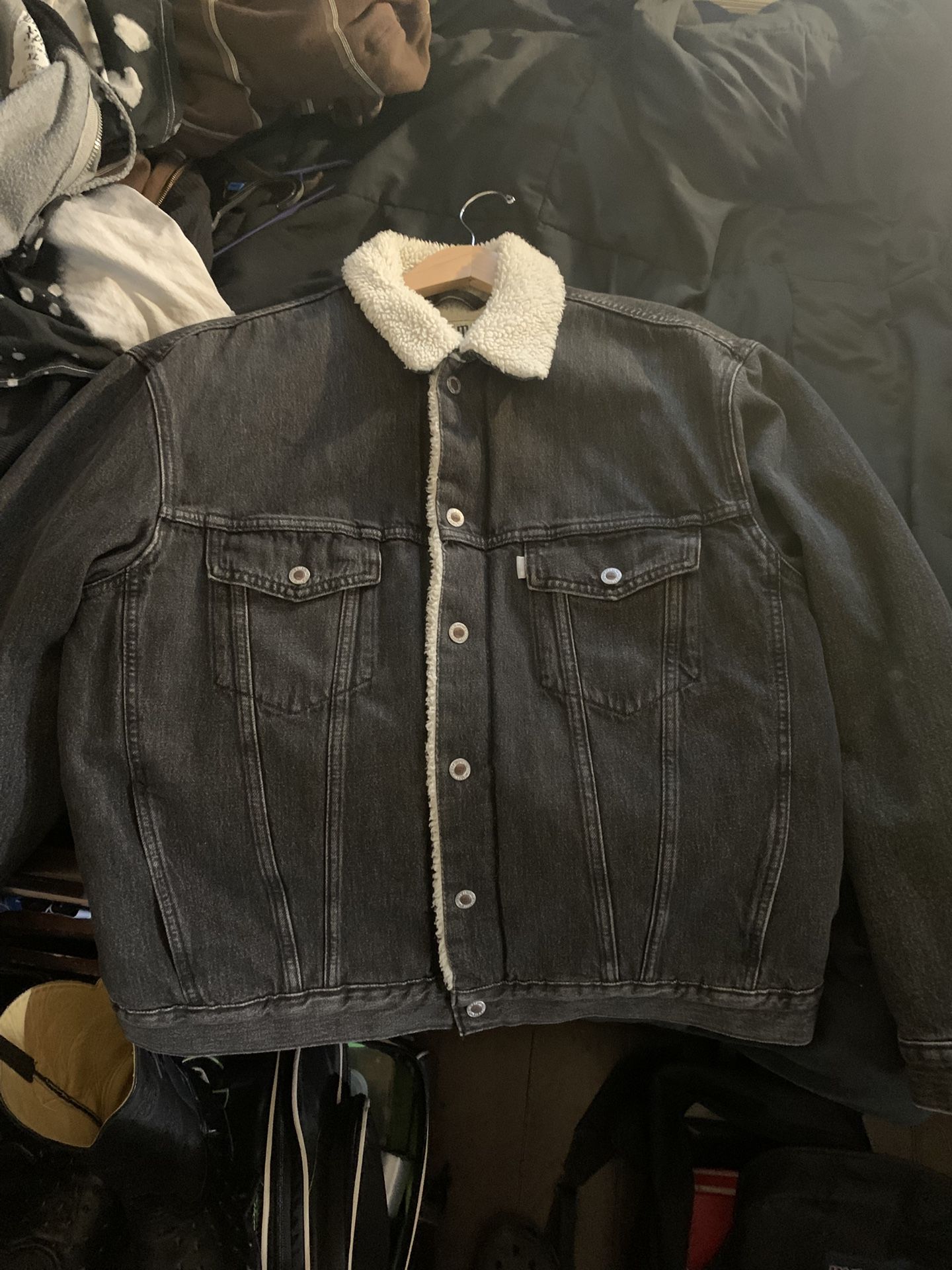 Levi’s Silver Tab Sherpa Trucker Jacket Worn Once
