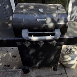 Kenmore 3-Burner Propane Gas Grill