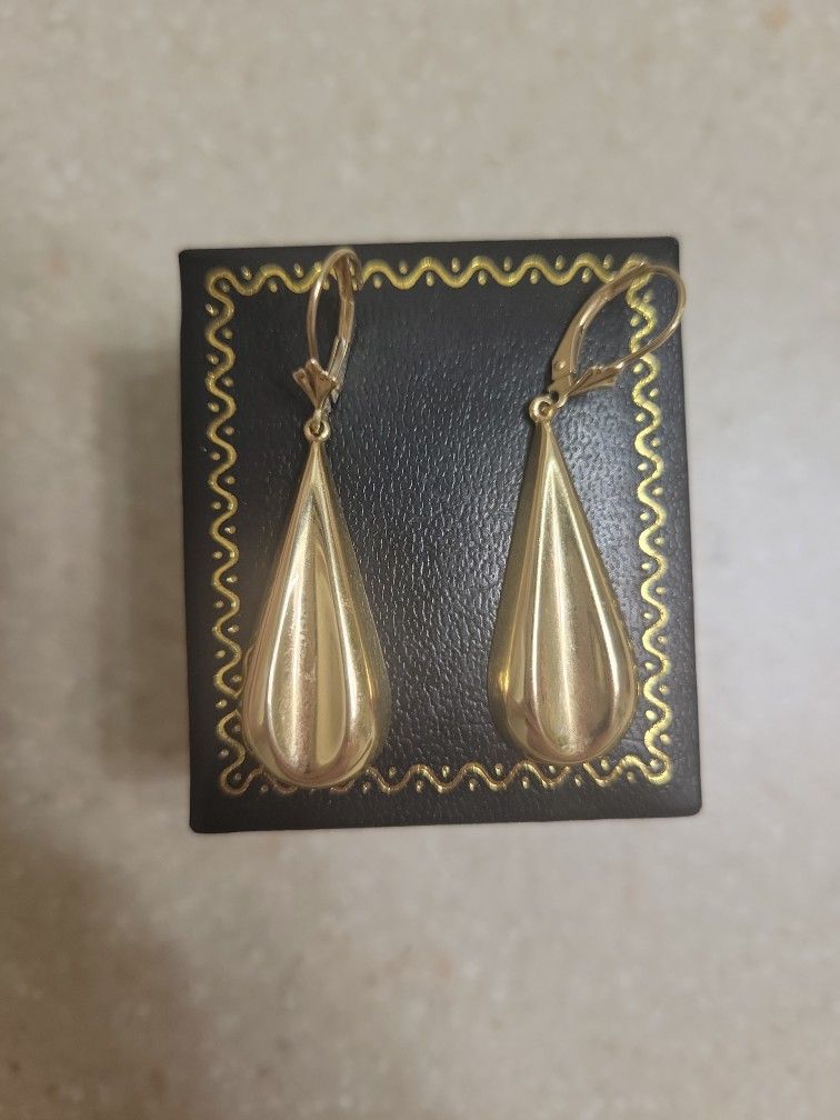 14 K Gold Earrings.  Weight Is 3.6 Grams 