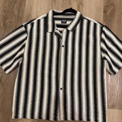 black + white striped polo shirt‼️ Size: XL
