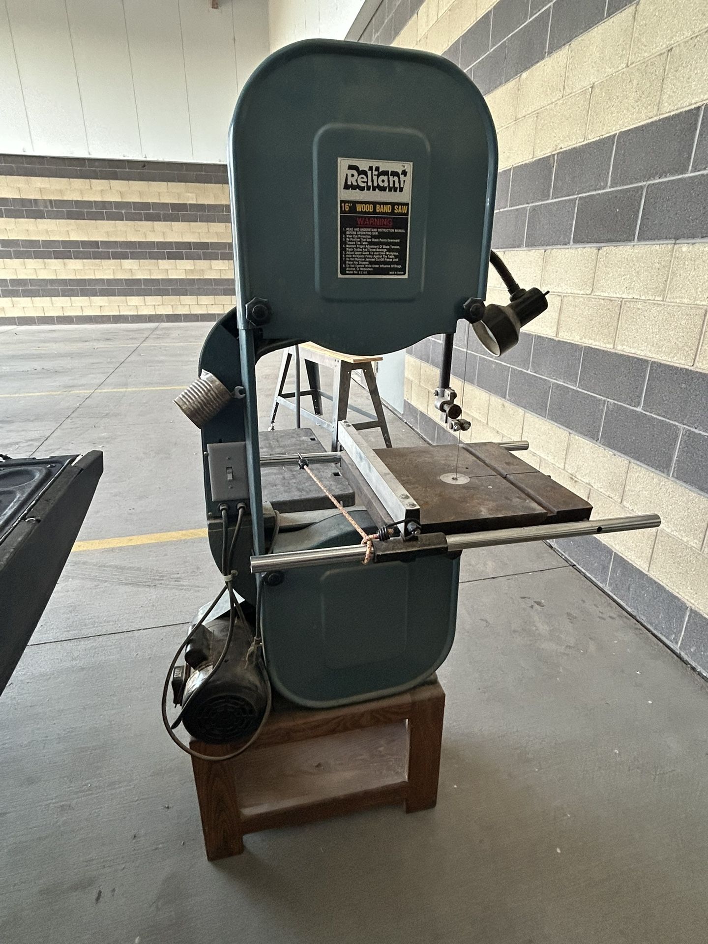 Reliant Bandsaw 16” Model EE166