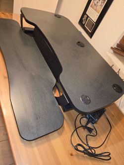 Versa Desk
