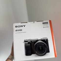 Camera Sony A6100