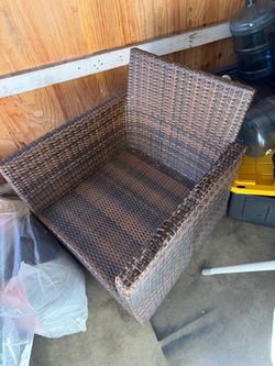 Chair-missing cushion