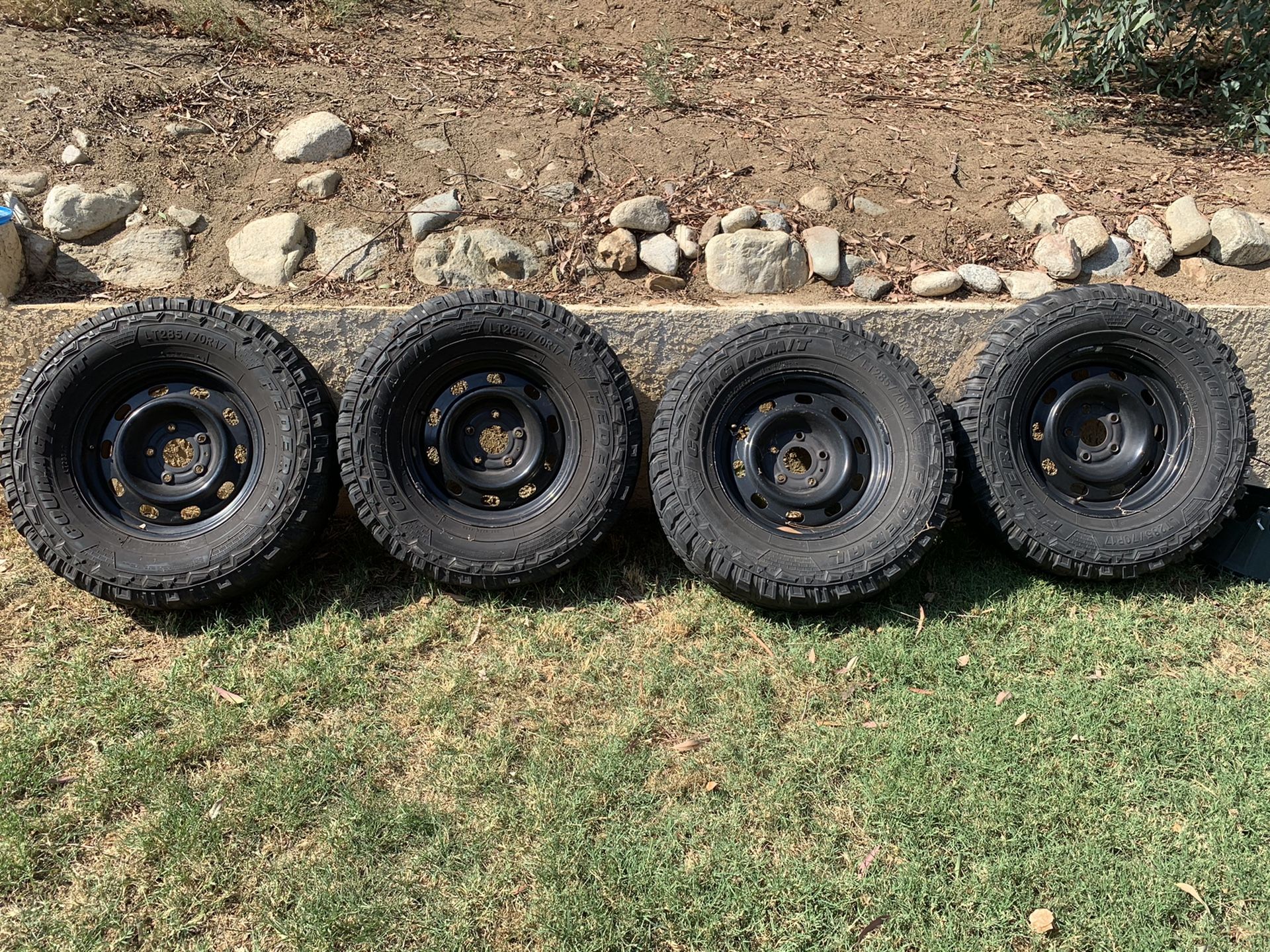 285/70r17 Dodge Ram rims and tires, 5 lug