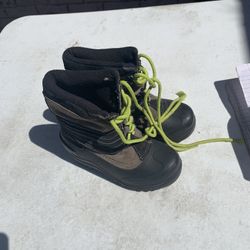 Kids Snow Boots Size 3y 