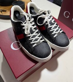 Gucci Shoes size 9 men