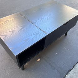 Lift Top Coffee Table with Storage – $80