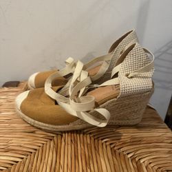 BEAST FASHION Tan and Cream Espadrille Wedges Size 7