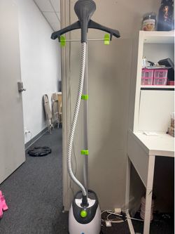 Standing Garment Steamer with Hanger