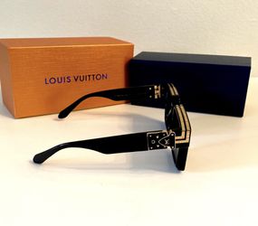 New LV Oversized Sunglasses for Sale in Anaheim, CA - OfferUp