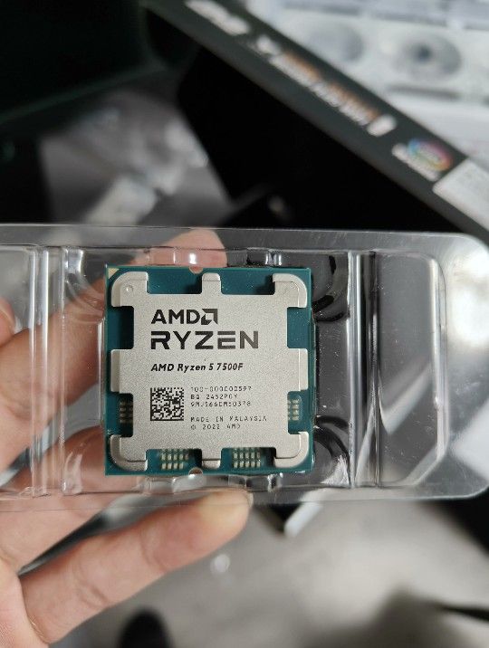AMD Ryzen 5 7500F