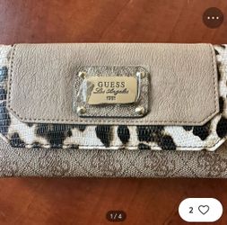 NWOT RARE STYLE Guess Los Angeles Wallet