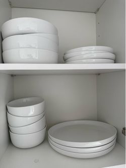Dinnerware set