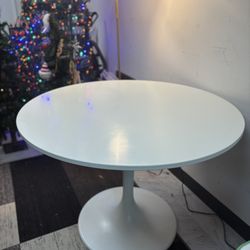 IKEA DOCKSTA Round Table