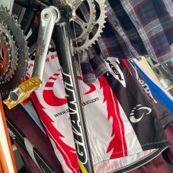 Gaint TRC2 Ultrega Less Than 500 Miles Hanging In Garage For Over 12 Years Was For Wife Never Rode It Less Than 500 Miles On It 1st. $ 250 Takes It 