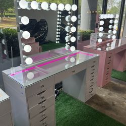 Makeup Vanity and LED Mirror with Bluetooth Speaker / Tocador de maquillaje y espejo LED con altavoz Bluetooth