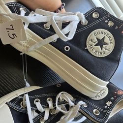 Brand New Woman's Converse Size 7.5 