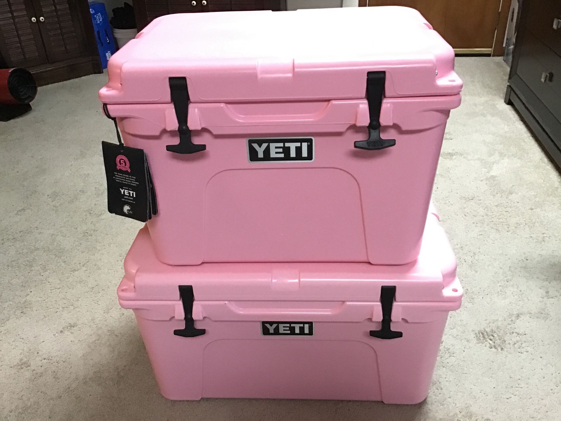 PINK YETI TUNDRA 35 for Sale in Houston, TX - OfferUp