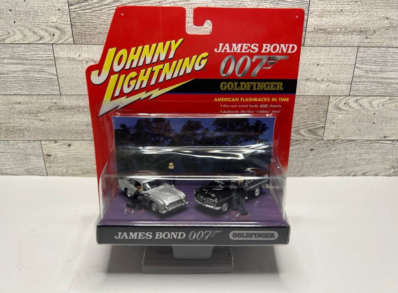 Johnny Lightning Black & Silvia ‘2001 James Bond 007 Goldfinger • Die Cast Metal Body and Chassis • Made in China  