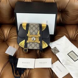 Gucci GG Supreme Calfskin Osiride Shoulder Bag Feline Head Accent Gold-Tone Hardware box dust bag booklets