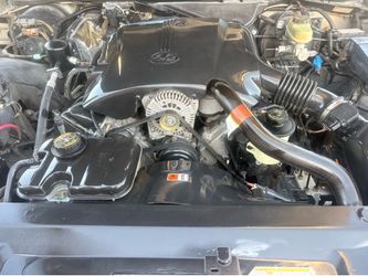 2000 Ford Crown Victoria