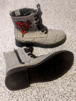 Rocket Dog Women's JELINA Elroy Cotton/Old Rose Patch Combat Boot, Black, 9 M US